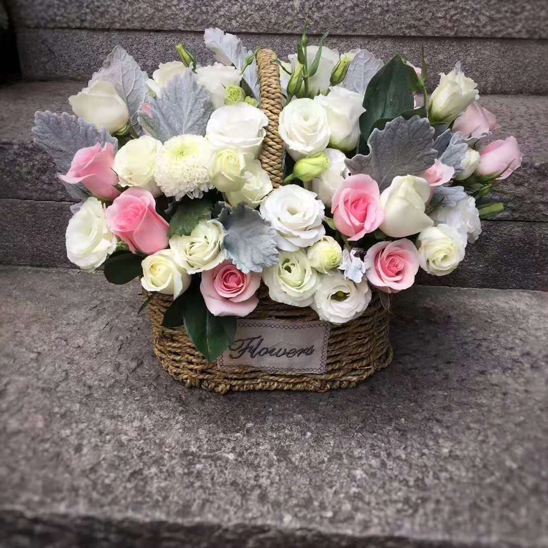 mixed rose basket